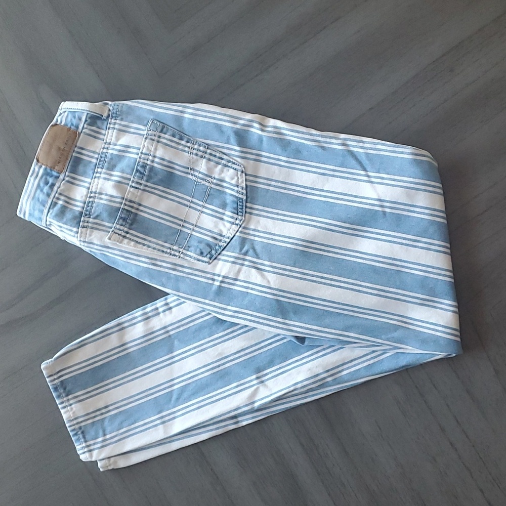 American Eagle Mom Jeans - Picture 9 of 14